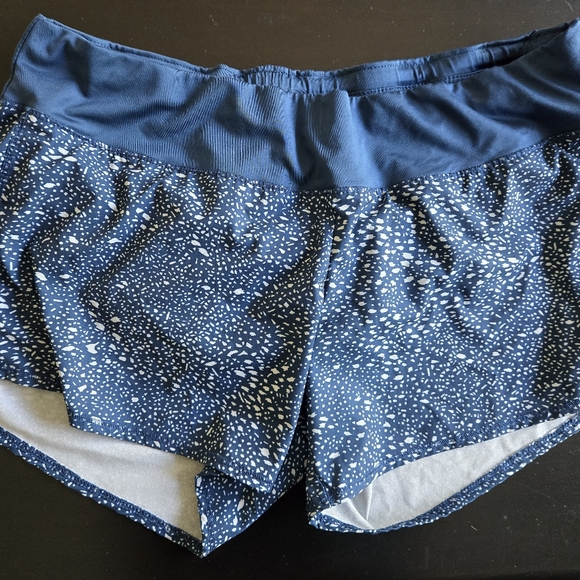 Oiselle Rogas - Picture 3 of 5
